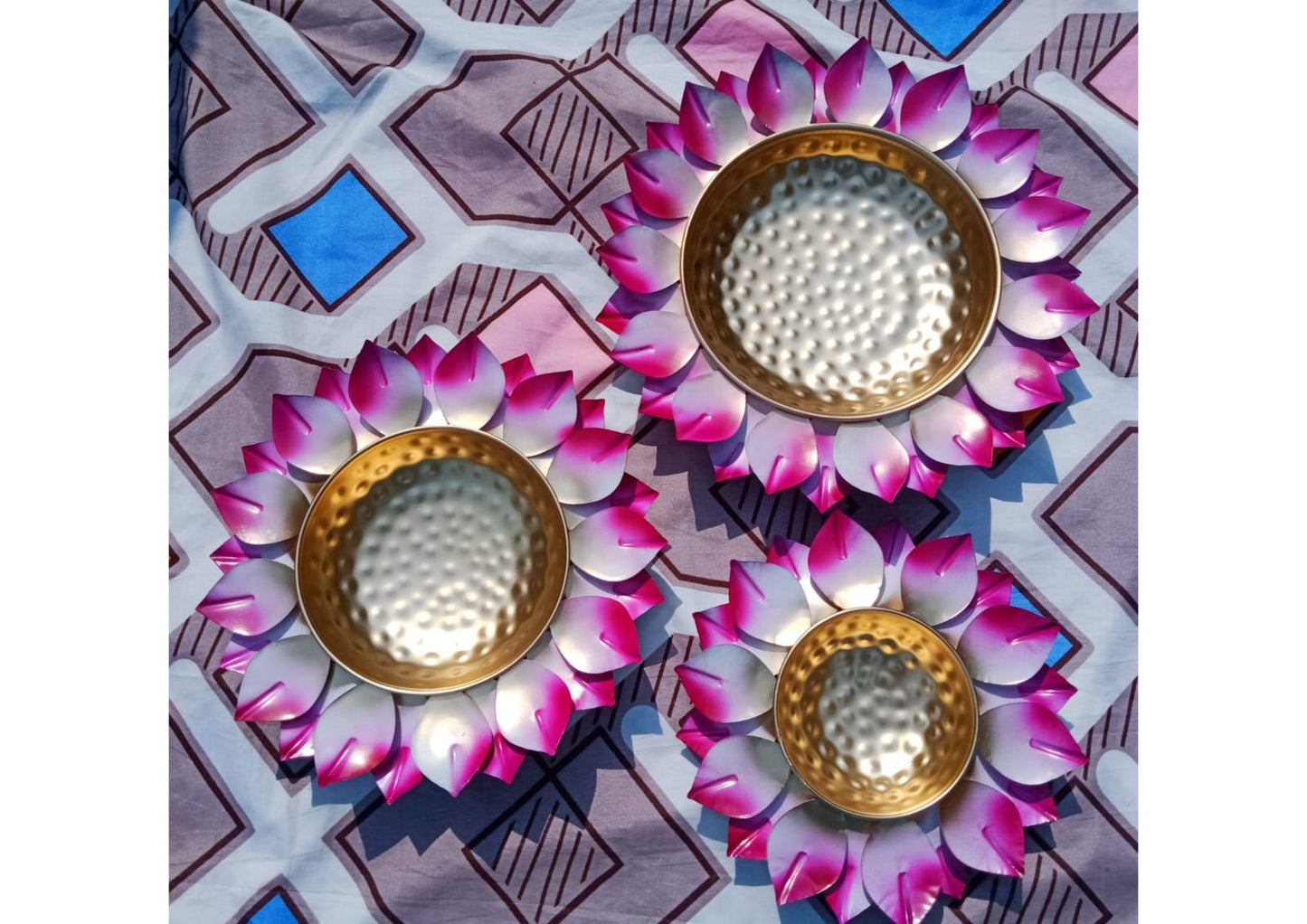 Attractive Iron Lotus Design Urli Set (Set of 3)