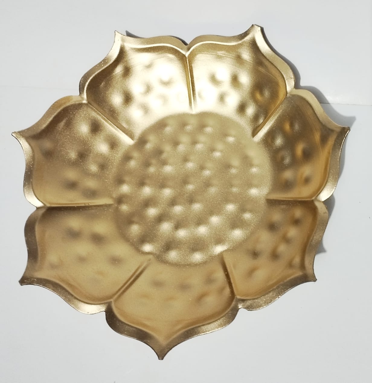 Attractive Iron Lotus Design Taj Urli Set (Set of 3)
