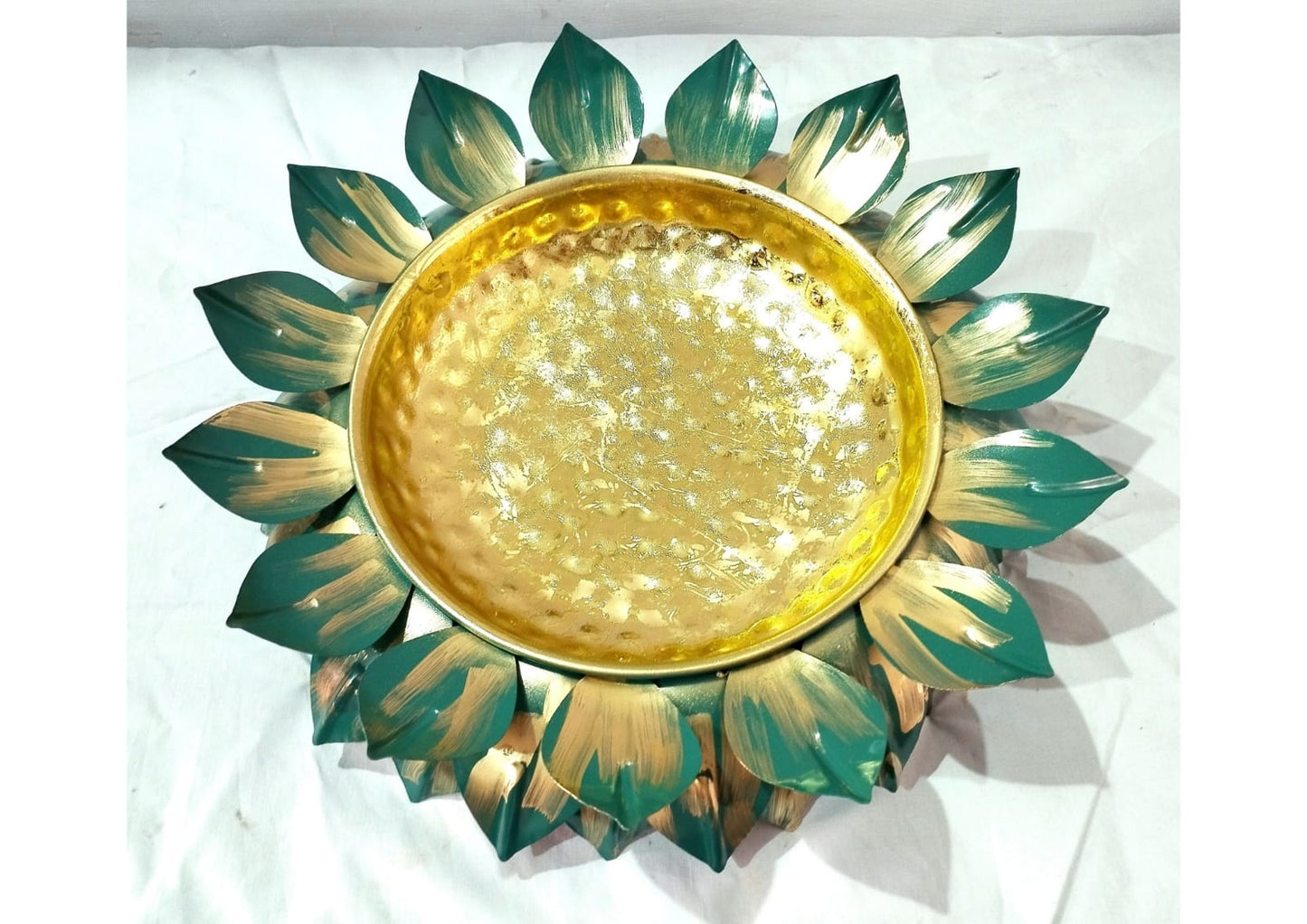 Attractive Iron Lotus Design 3 Layer patta Urli Set (Set of 3)