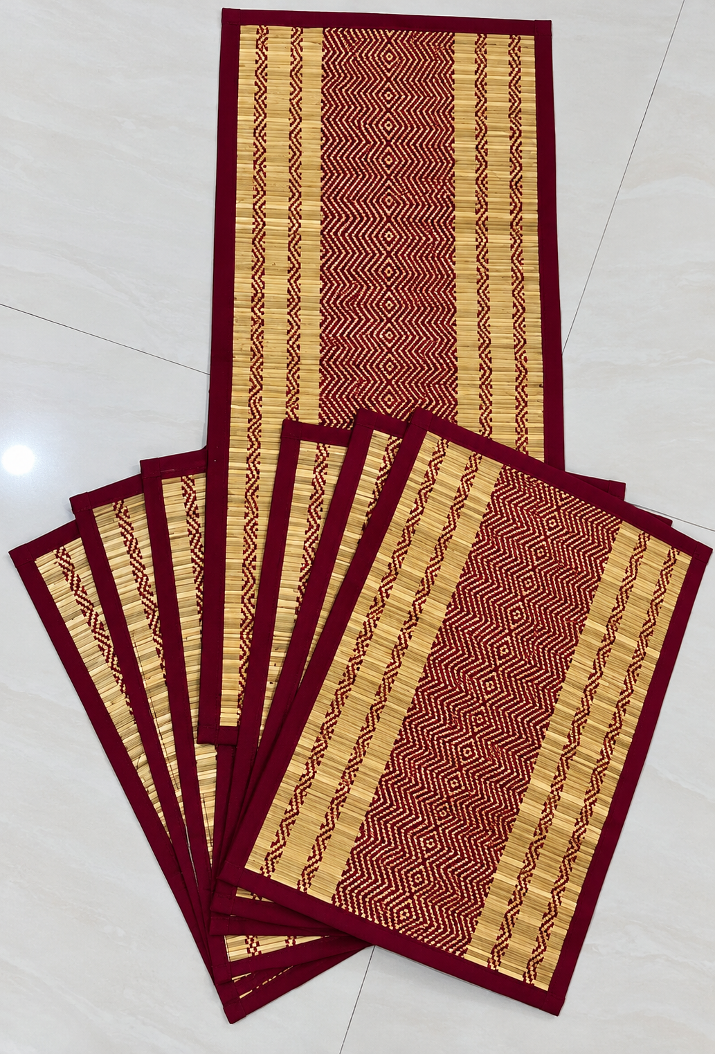Red Runner With 6 Table Mats