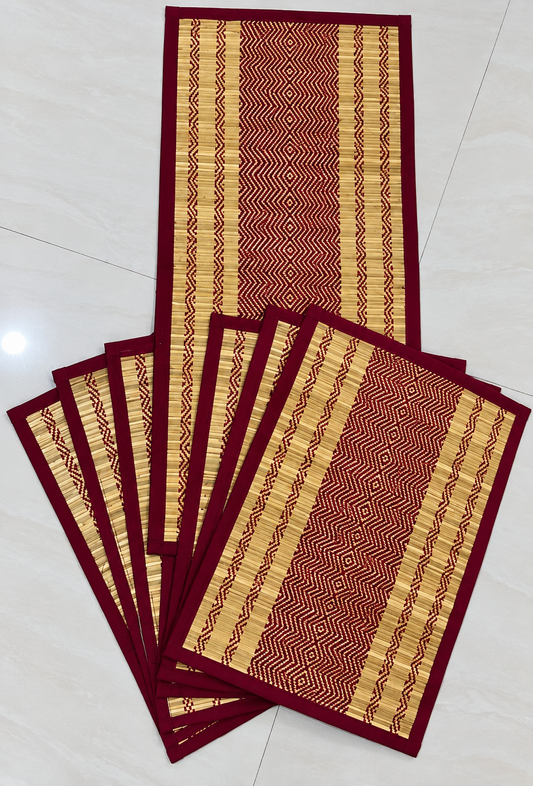 Red Runner With 6 Table Mats