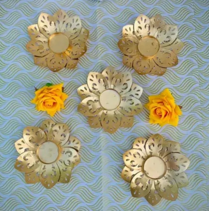 Flowers Show Candle Tealight Holder 10 Pcs With 10 Wax Candle Iron Made