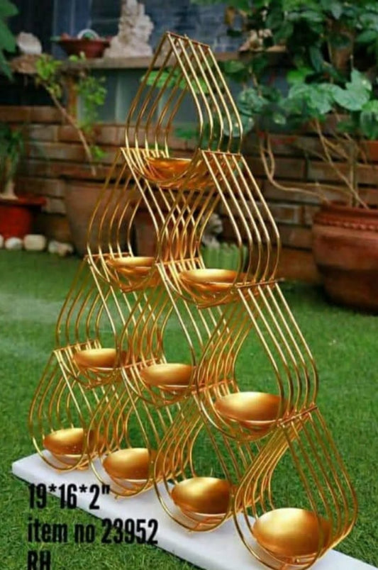 Beautiful 10 Deep Stand Iron Made