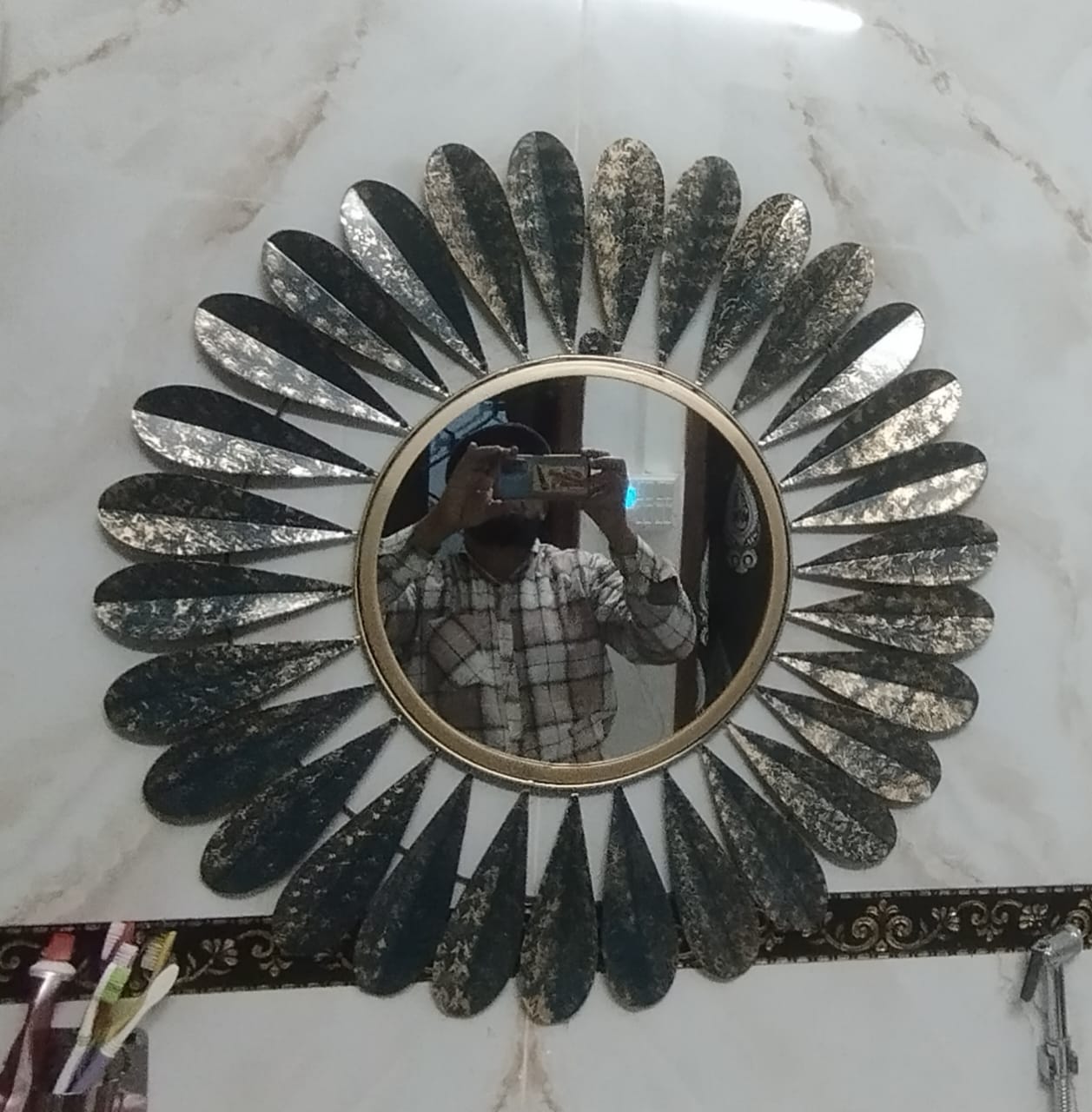 Enhance Your Home Decor With A Metal Wall Mirror