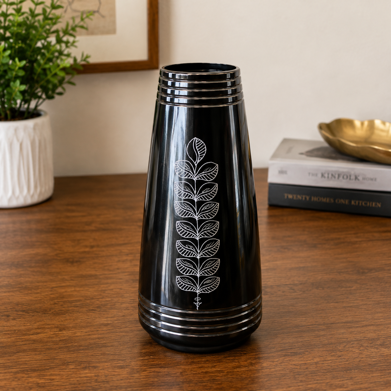 Handmade Eco-friendly Beautiful Black Pottery of Nizamabad Bottle Shaped Flower Vase
