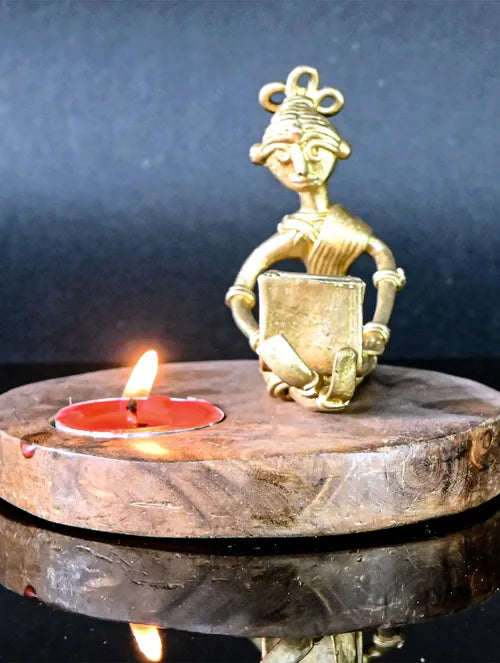 Bengal Dokra Adivasi Girl with Laptop - Lamp holder 1