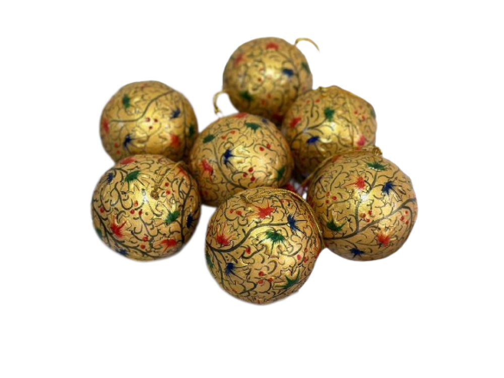 Classy Gold Christmas Tree Décor