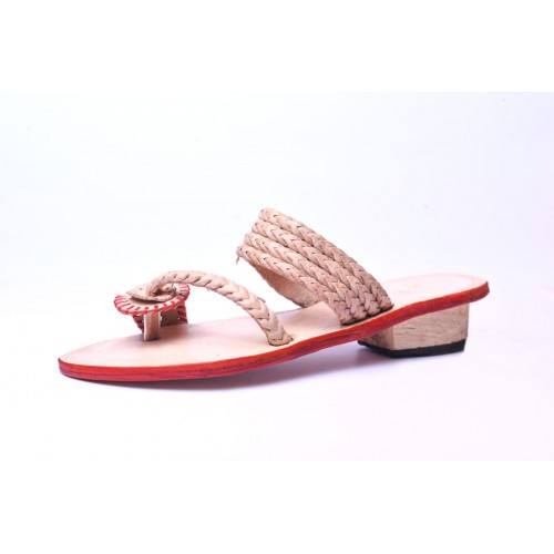 Traditional Handicraft Trendy Look Kolhapuri Chappals Design In Pleasant Cream Colour For Women