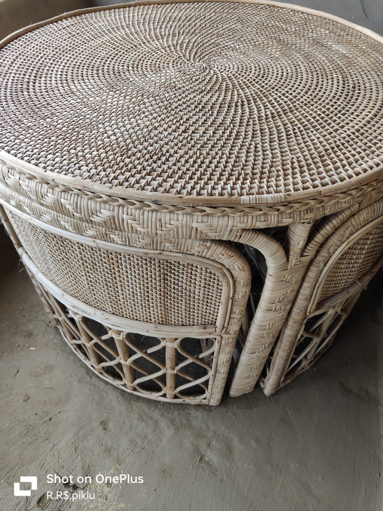 Hand Crafted Dining Table Round Shape