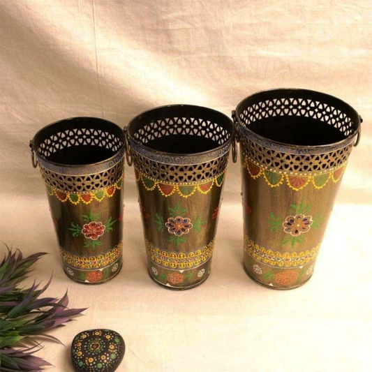 Iron Painted Planter Set Of 3