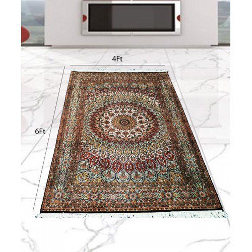 Beautiful Kashmir Hand Knotted Silk Carpet For Floor Décor