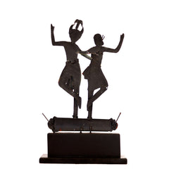 Maadia-Maadin couple on instrument