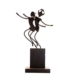 Maadia-Maadin dancing figurine
