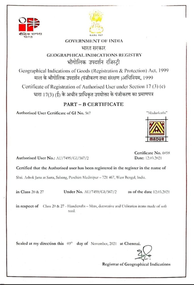 Madur Kanthi Red and White Runner With 6 Table Mate