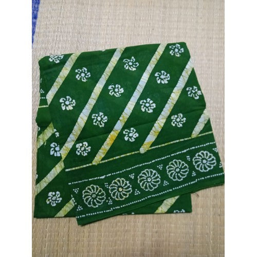 Traditional Handicraft Madurai Sungudi Cotton Fabric Dark Green Colour Saree Of Tamil Nadu For Women