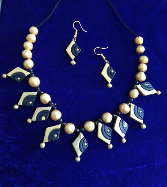 Molela Terracotta Clay Beautiful Necklace Set Green