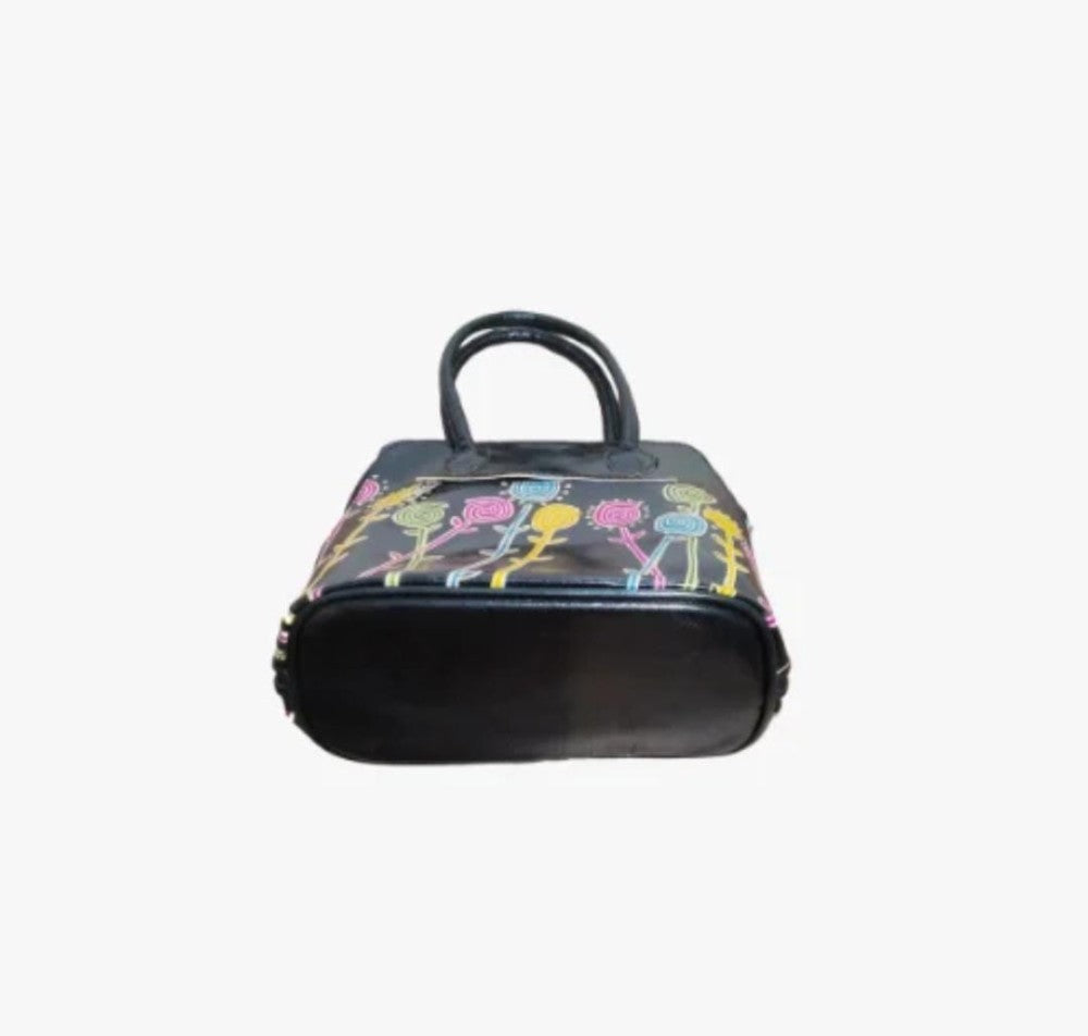 Shantiniketan Genuine Leather Handcarfted Black Fill Chain Hangbag For Woman( Daisy)