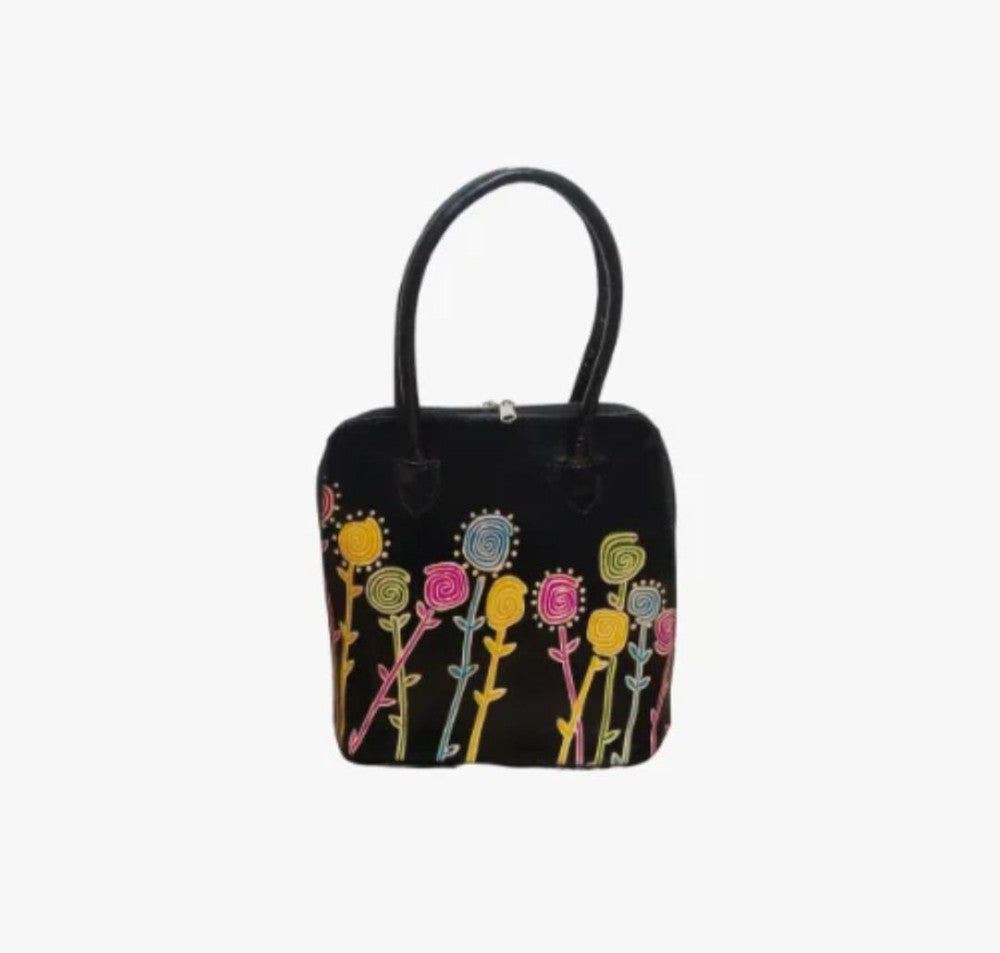 Shantiniketan Genuine Leather Handcarfted Black Fill Chain Hangbag For Woman( Daisy)