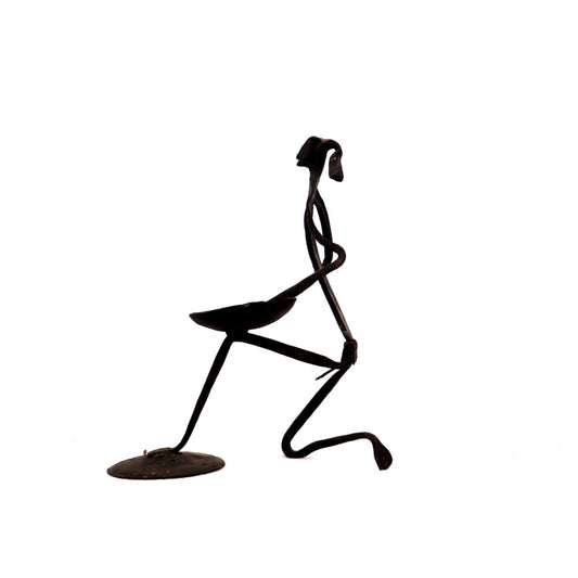 Sitting Maadin candle stand