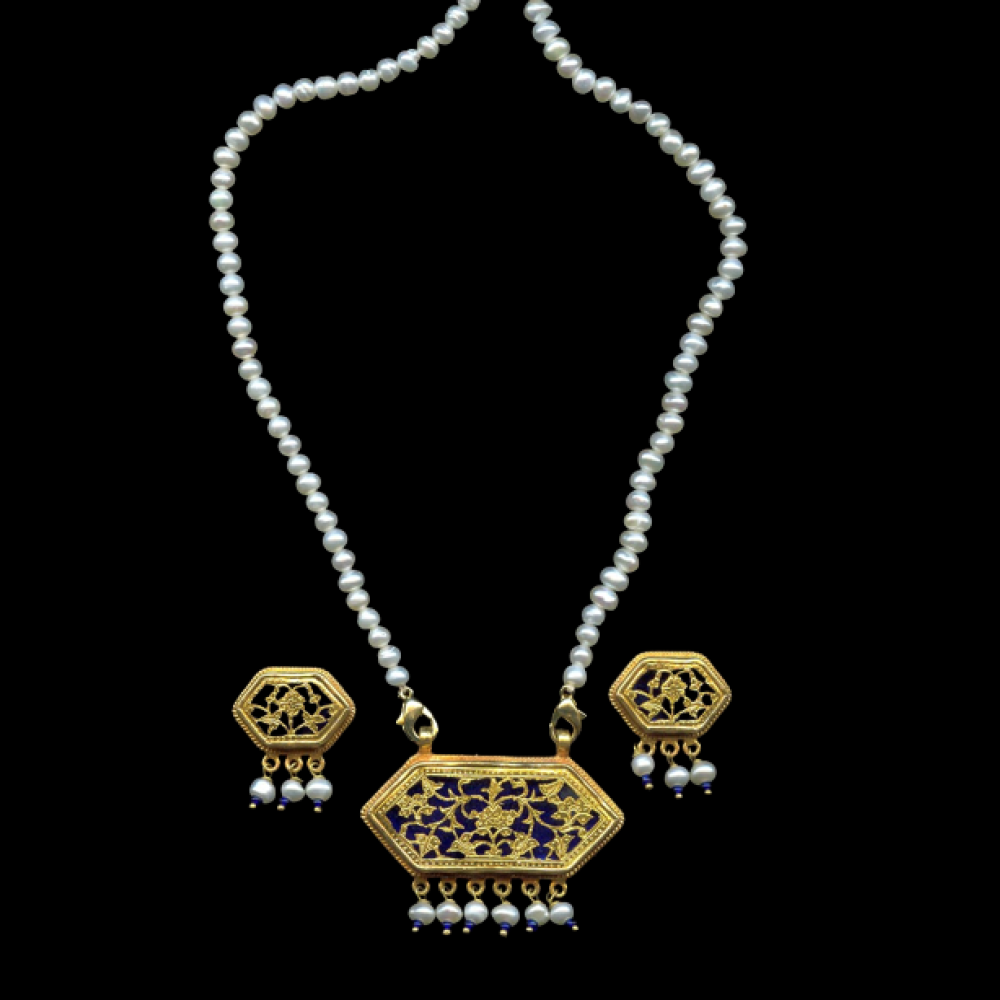 Thewa Art Gold Work Neckless Set White Pearls