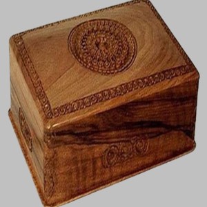 Classic Jewellery Box Walnut Wood Carving