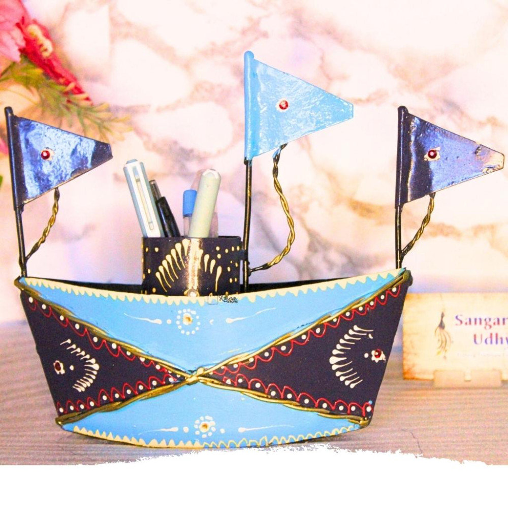 Iron Painted Boat Pen Stand - 0