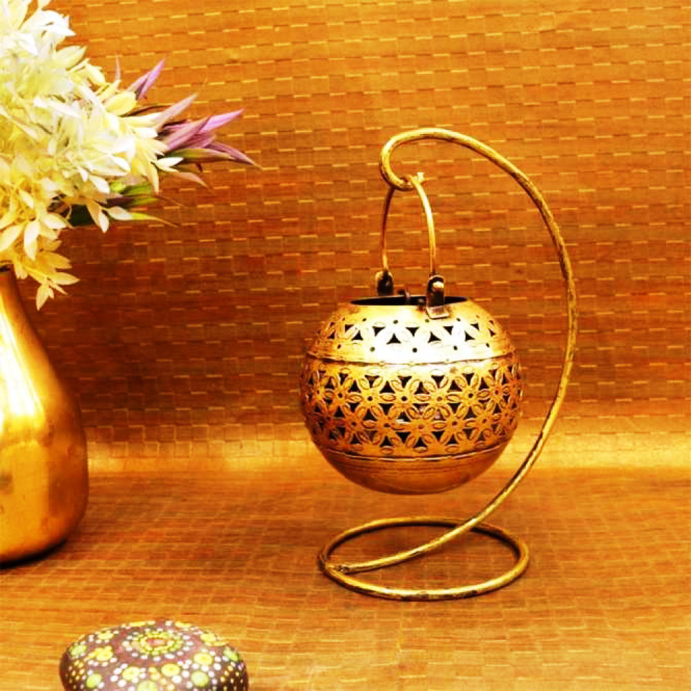 Iron Painted Golden Round Tea Light