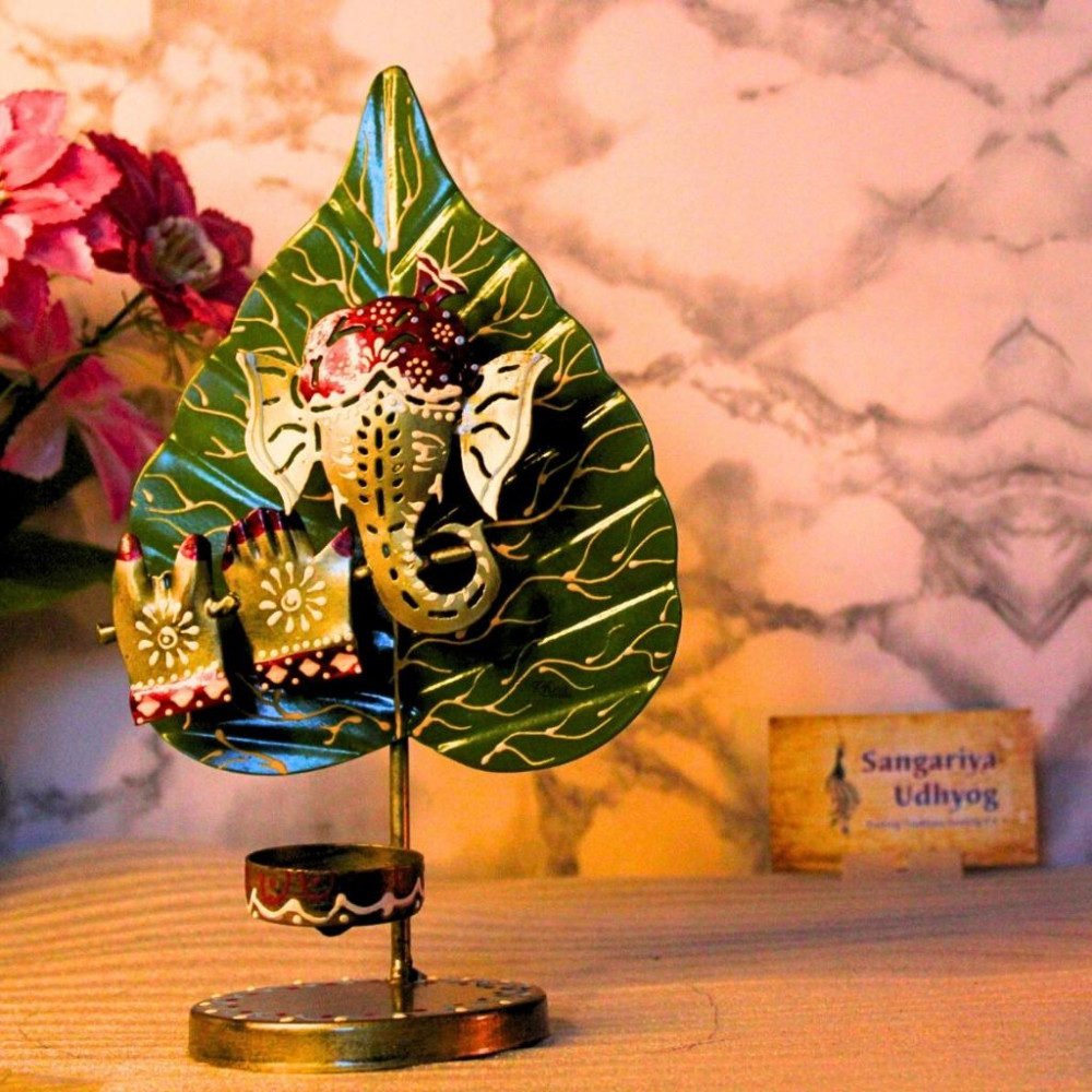 Iron Painted Leaf Ganesha - 2