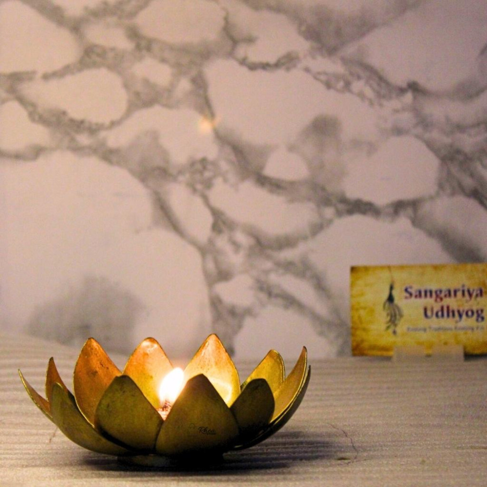 Iron Painted Lotus Tea Light - 0