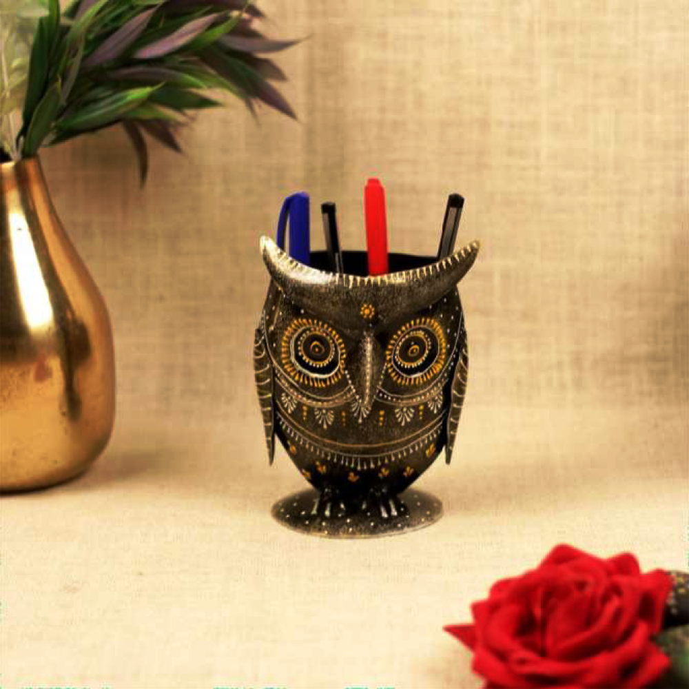 Iron Painted Owl Pen Stand