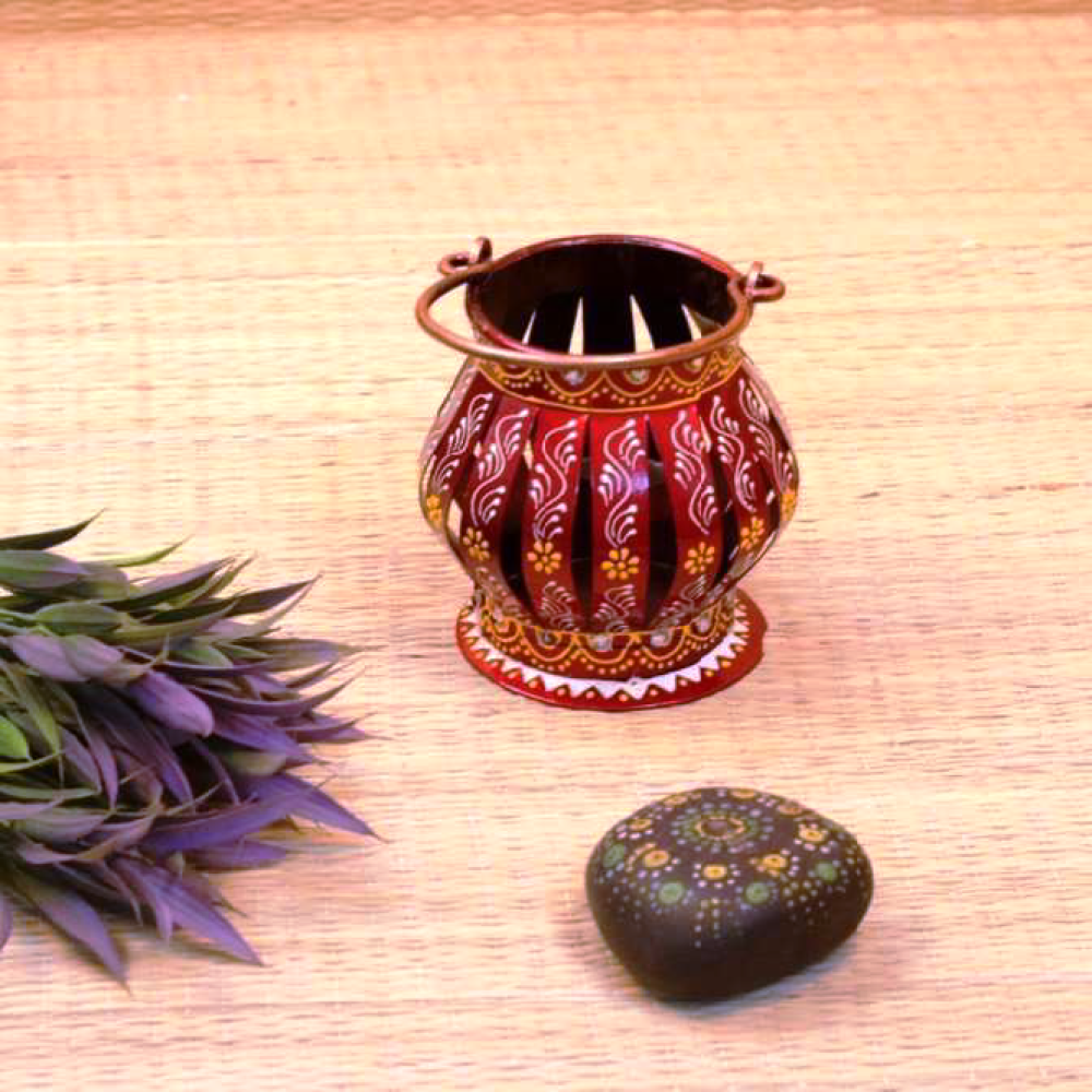 Iron Painted Round Red Tea Light