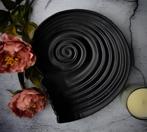 Shell Serving Platter in Black Matt